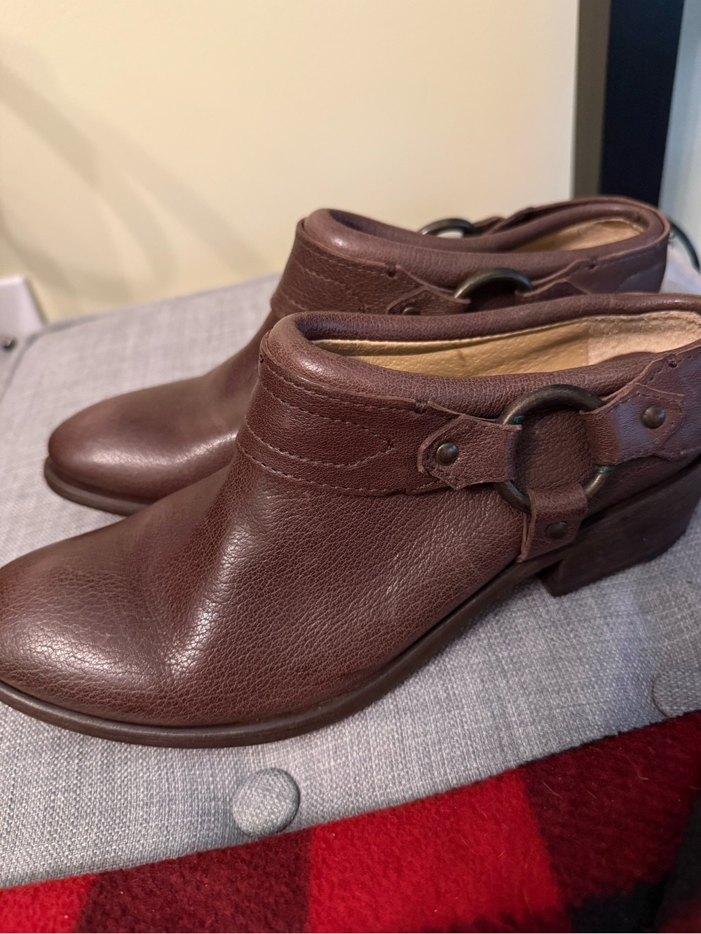 FRYE AND CO. Brown Leather Ankle Mules with Ring Detail